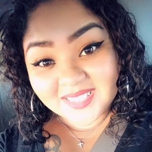 Meet your Posher, Thalia